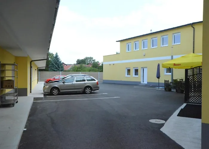 Wartmannstetterhof Hotel *